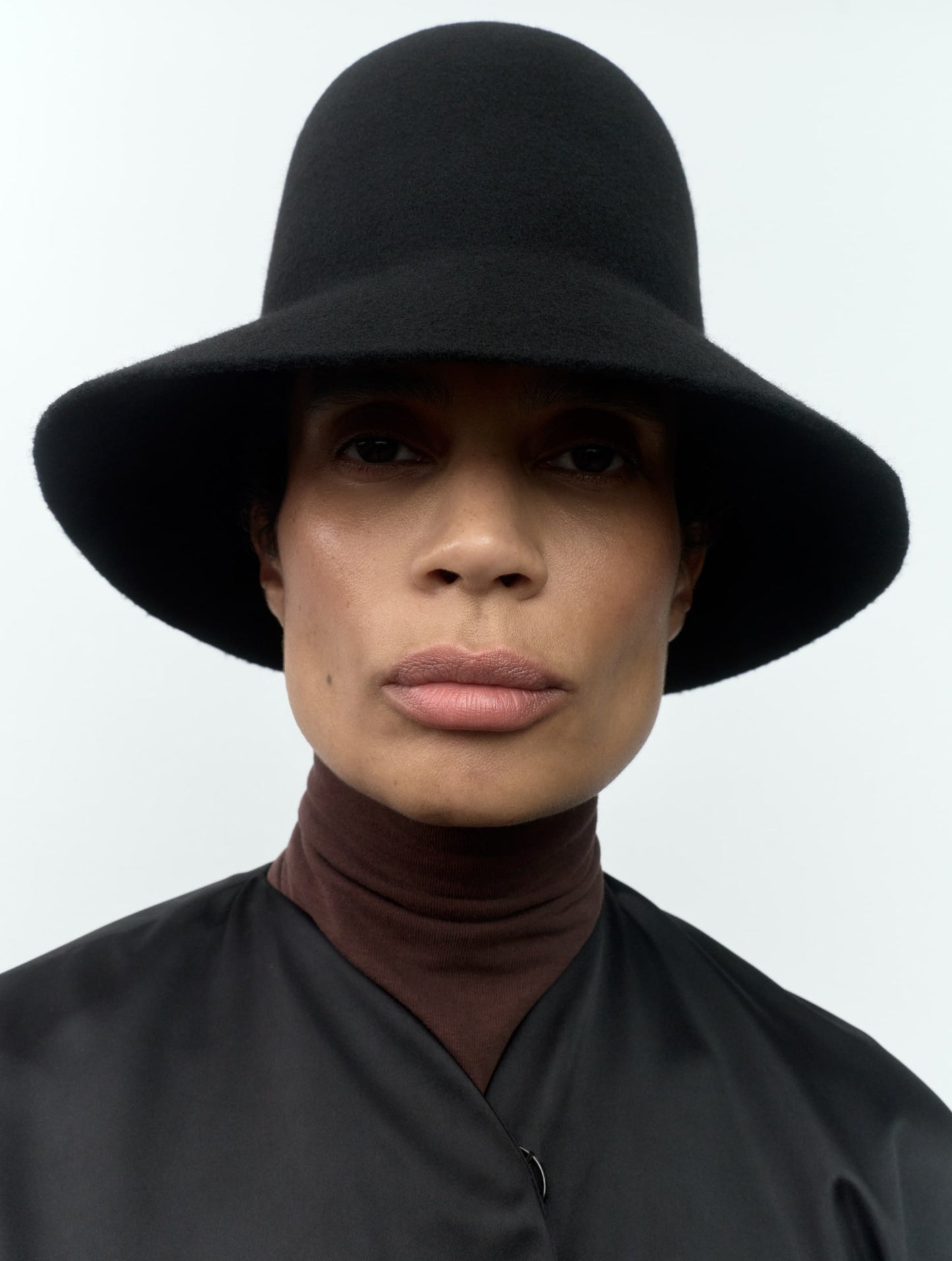 The Hat Lina, Charcoal Black
