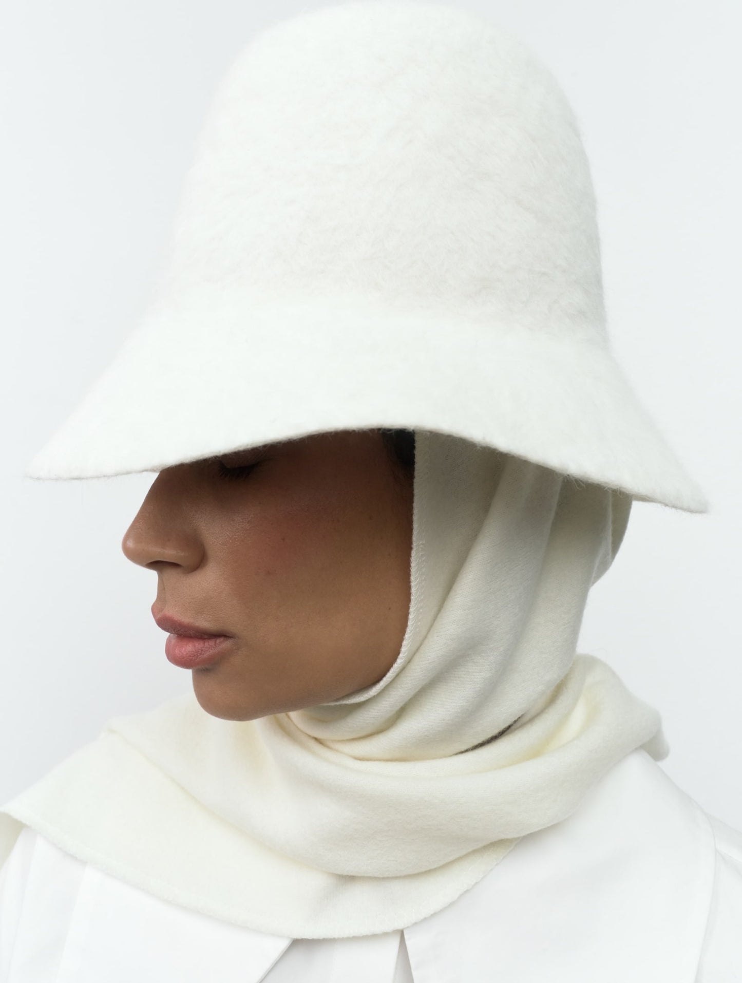 The Hat Lina, Ivory White