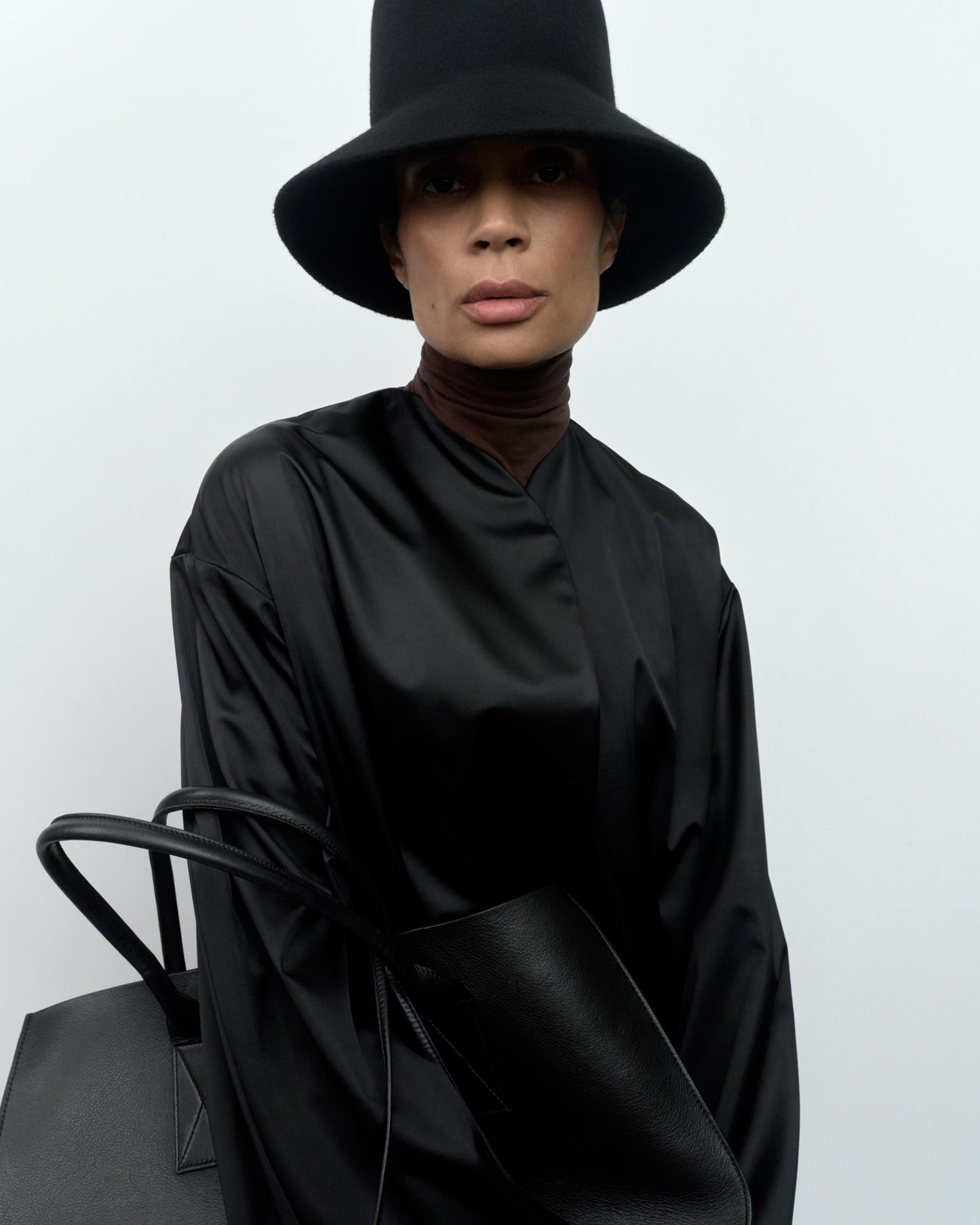 The Hat Lina, Charcoal Black