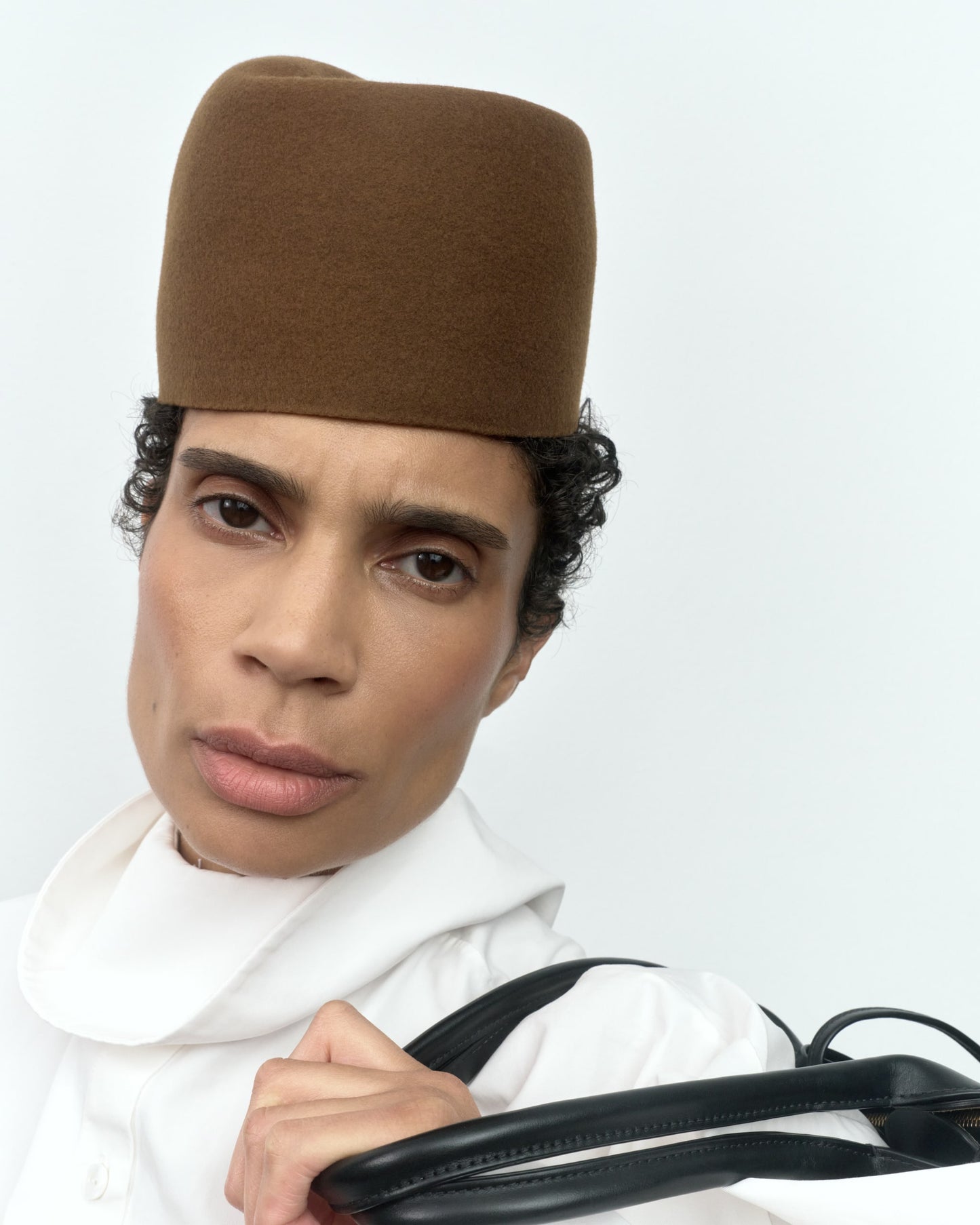 The Hat Julia, Amber Brown