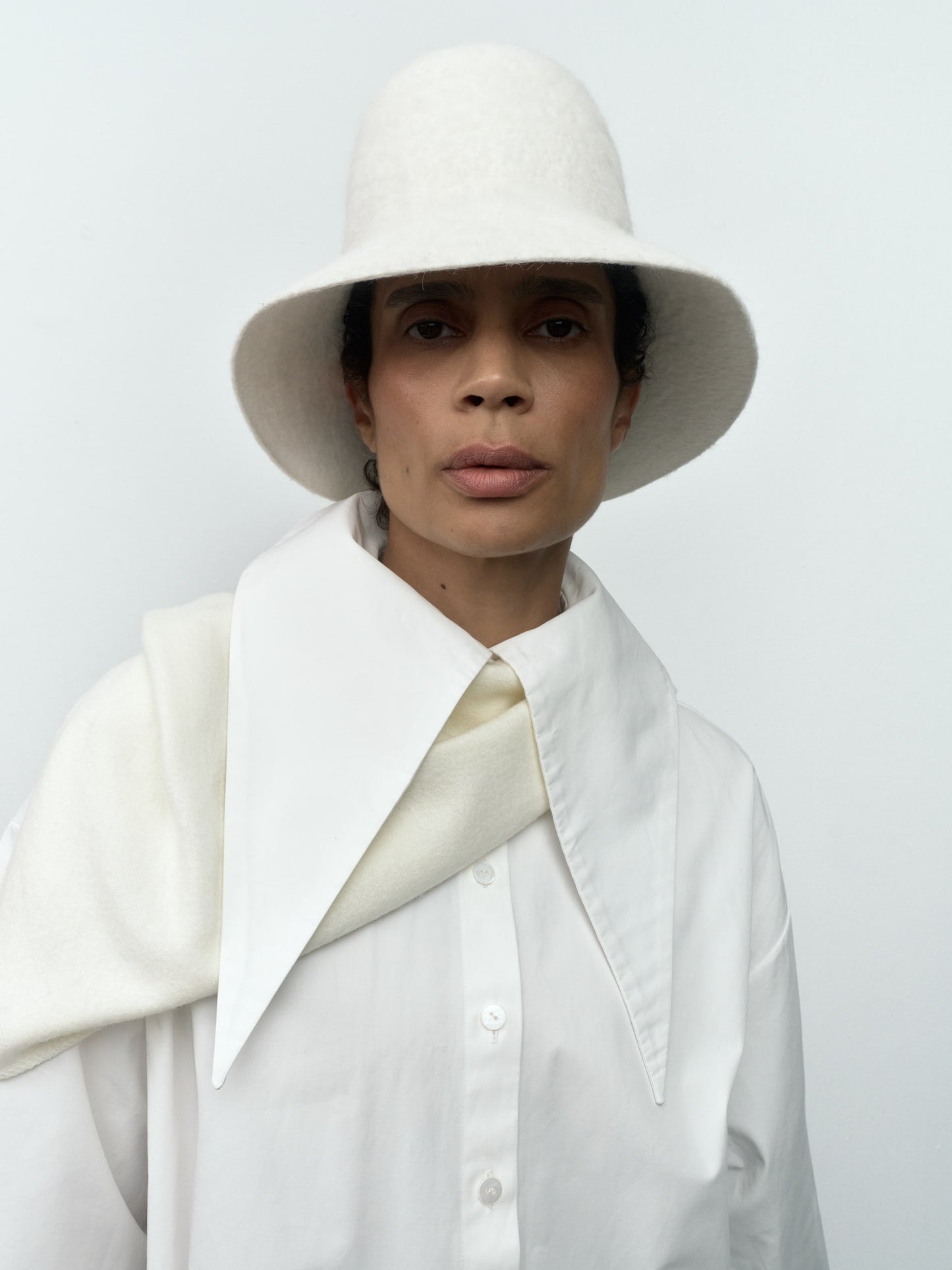 The Hat Lina, Ivory White