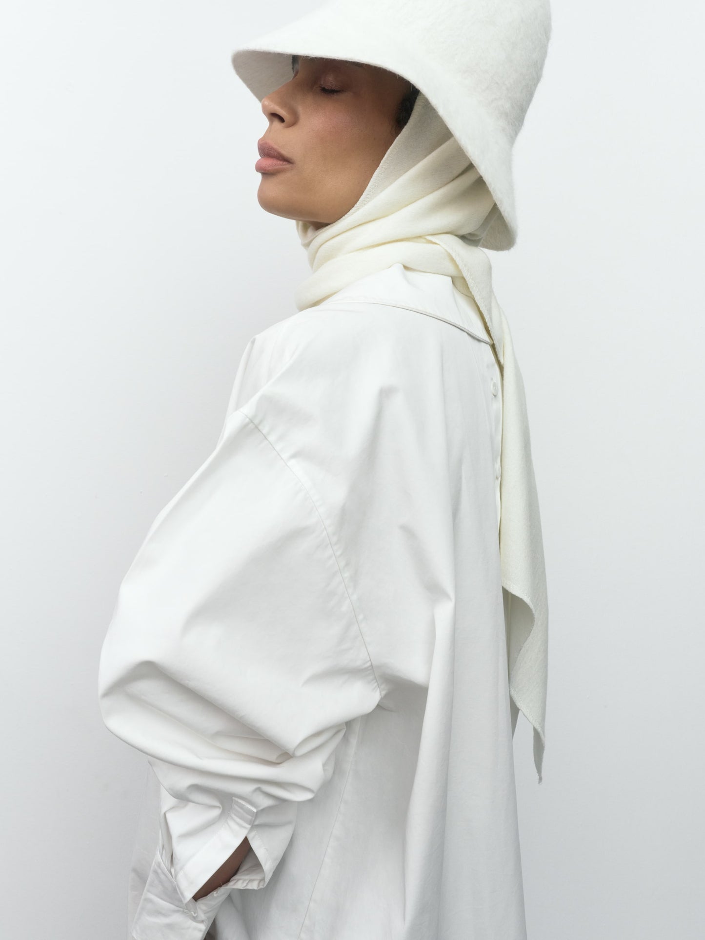 The Hat Lina, Ivory White